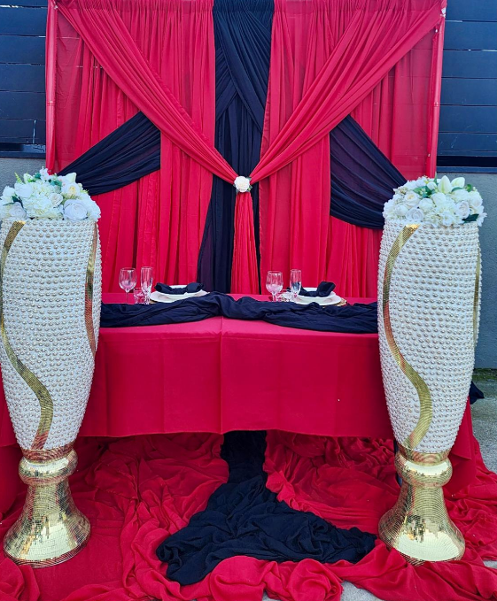 Event Roman Pillars